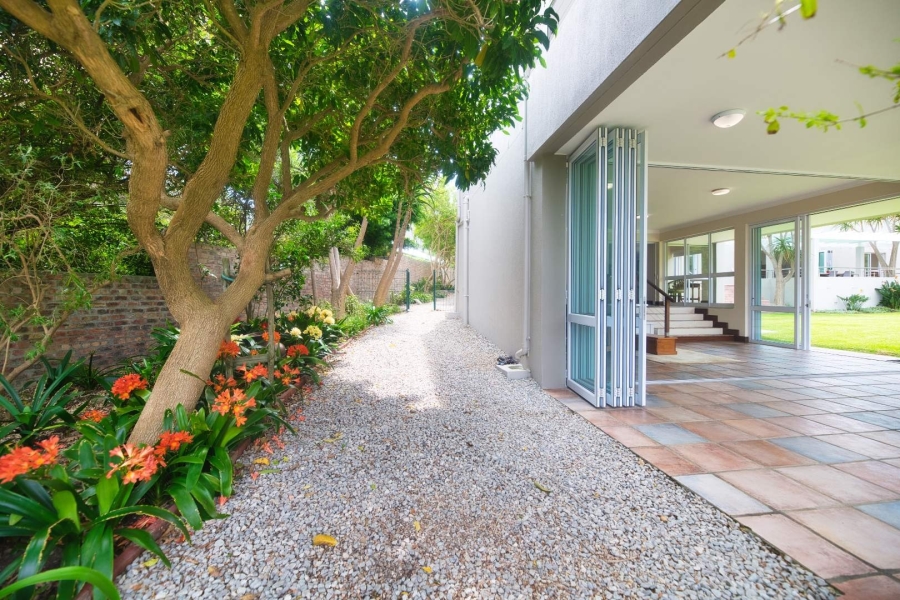 5 Bedroom Property for Sale in Fernkloof Estate Western Cape